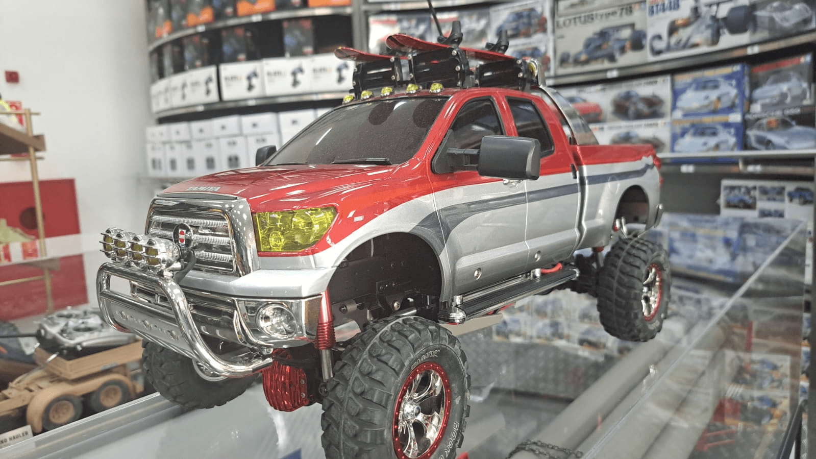 Kit Tamiya Toyota Tundra High-Lift 4x4