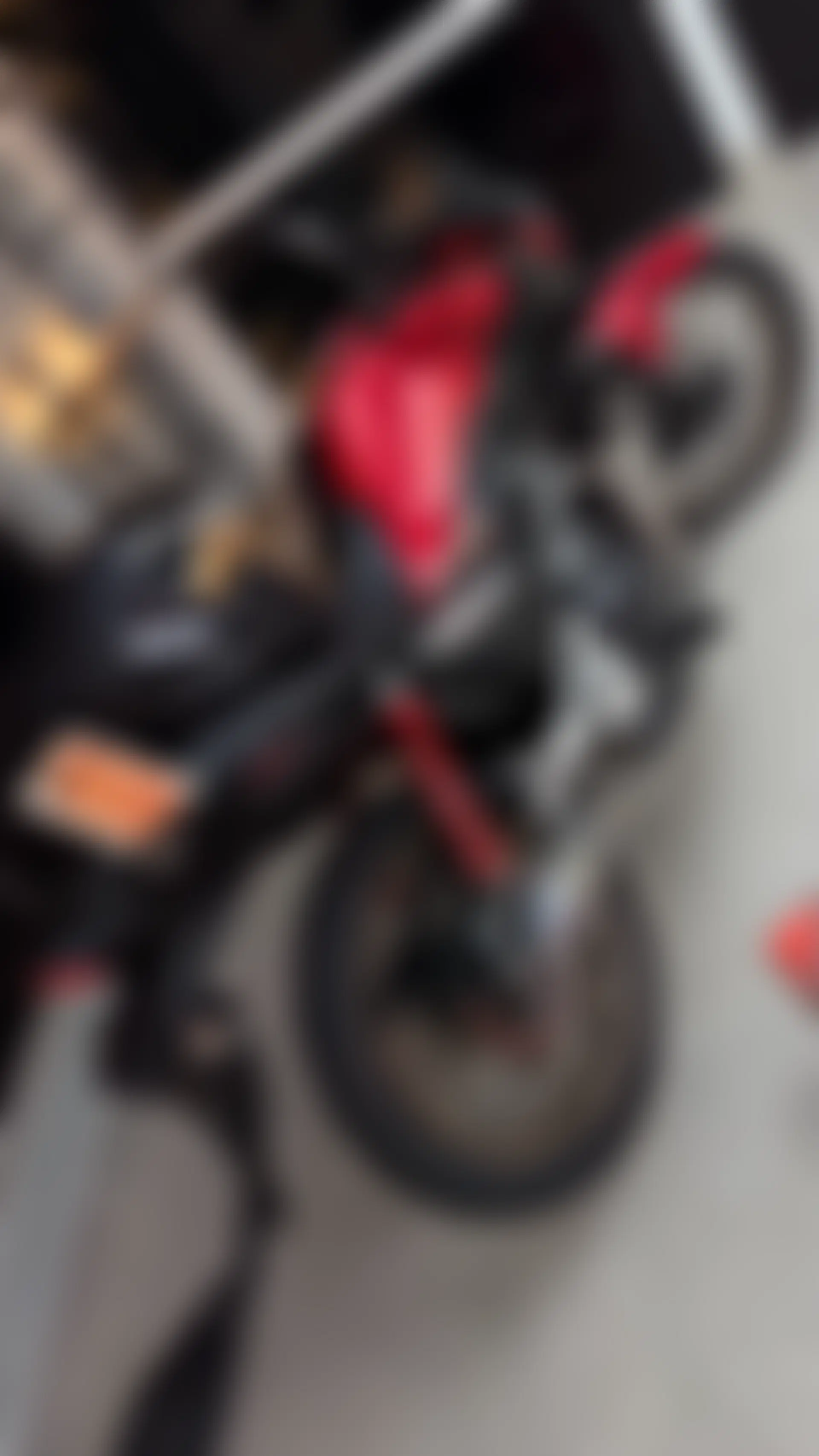 Titan 0km edição especial 50 anos