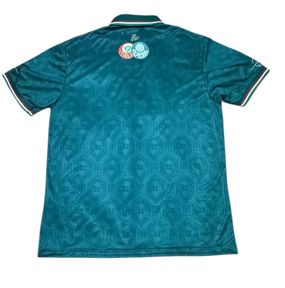 Uma Van para o Instituto Pamplona