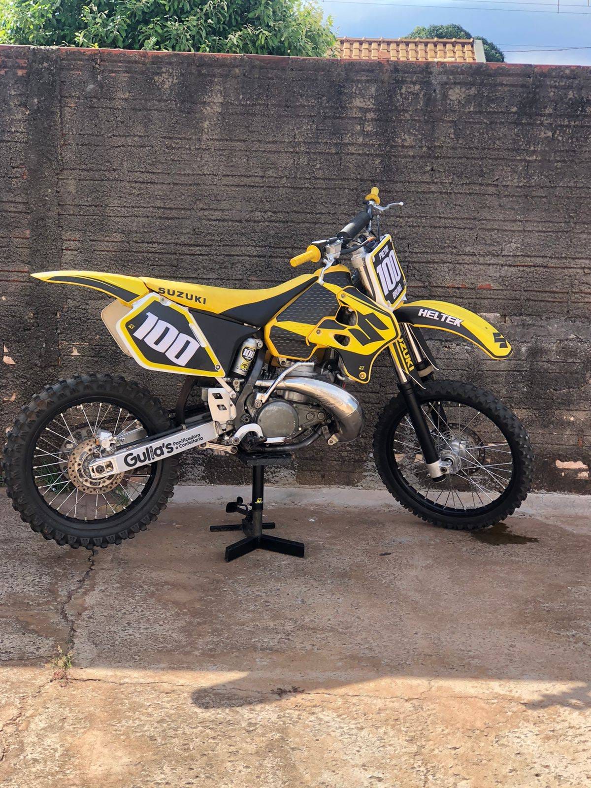 O ganhador da Suzuki 250cc 2T tem como opção escolher a moto ou 10mil no pix 