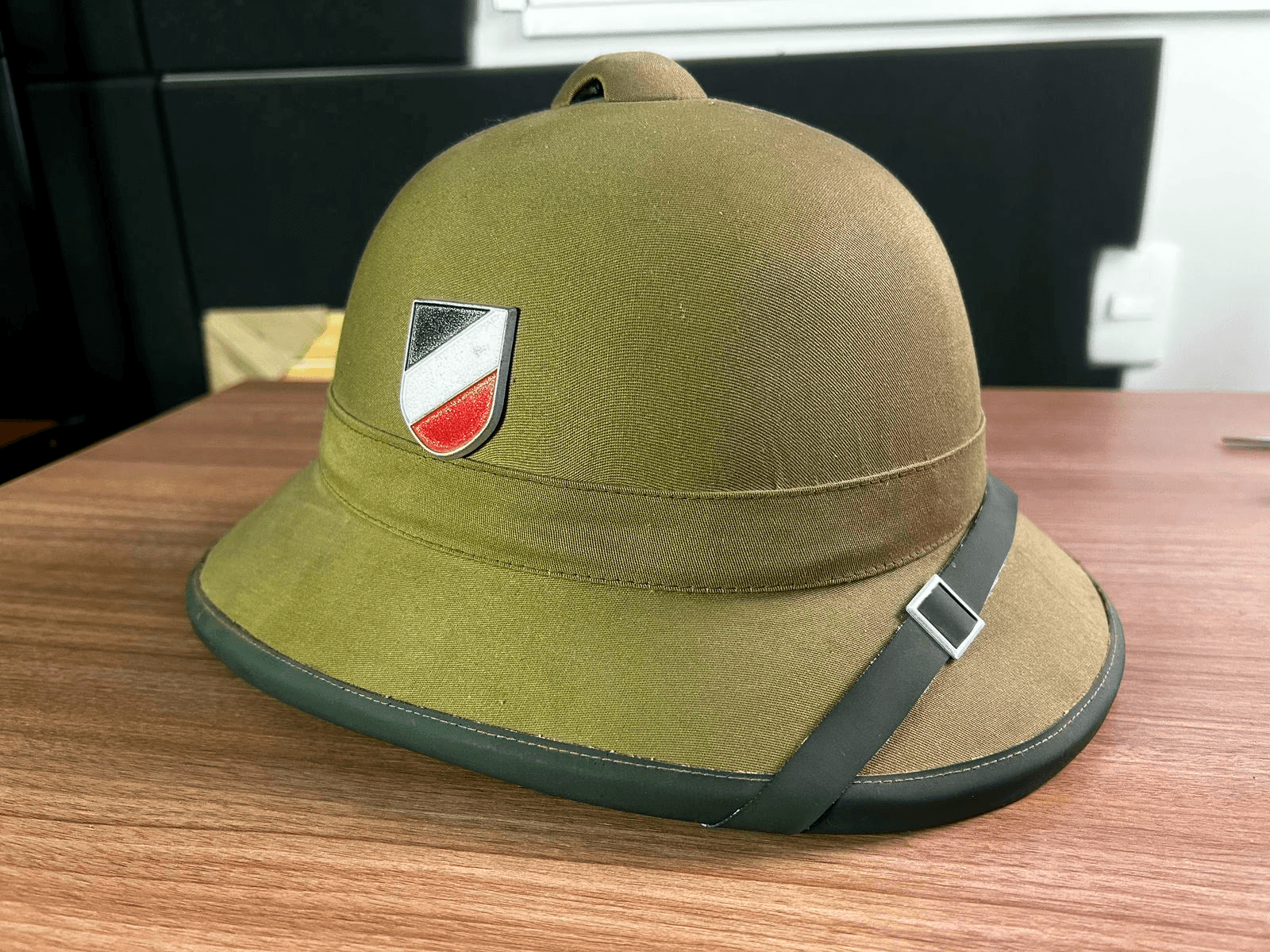 Capacete tropical do Afrika Korps na Segunda Guerra Mundial