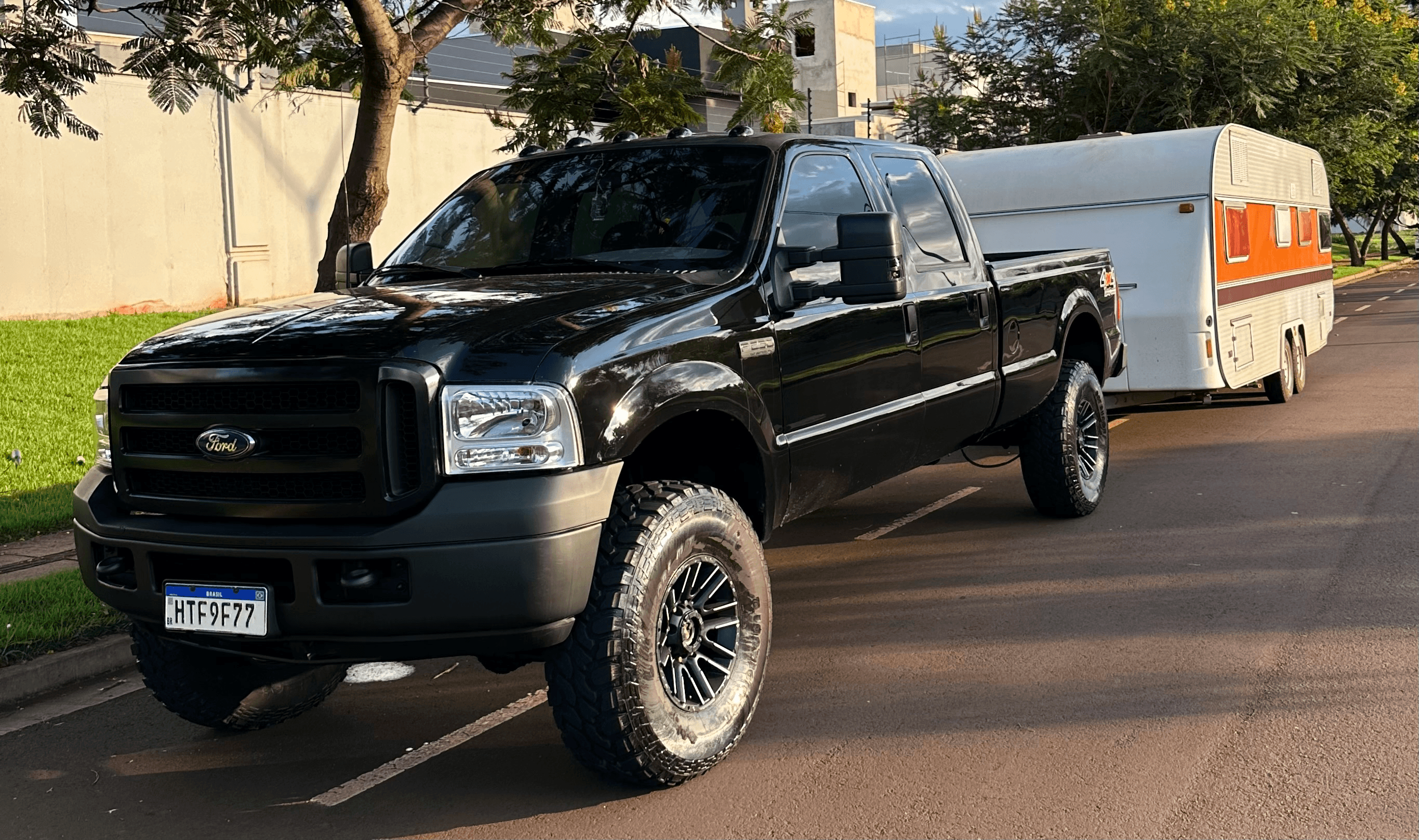 F 250 + Trailer Turiscar Diamante Clube