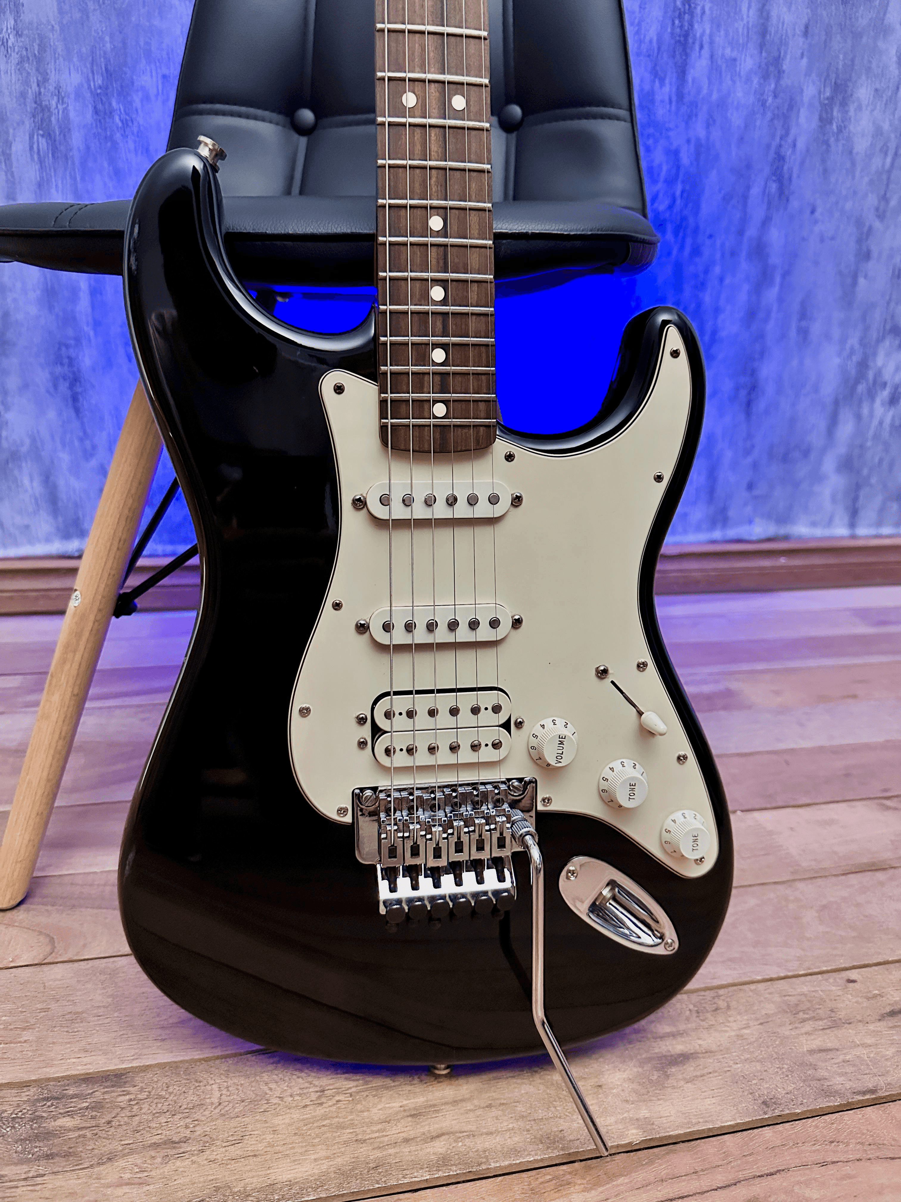 🎸GUITARRA FENDER STANDART HSS COM FLOYD ROSE PRETA!