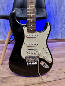 🎸GUITARRA FENDER STANDART HSS COM FLOYD ROSE PRETA!