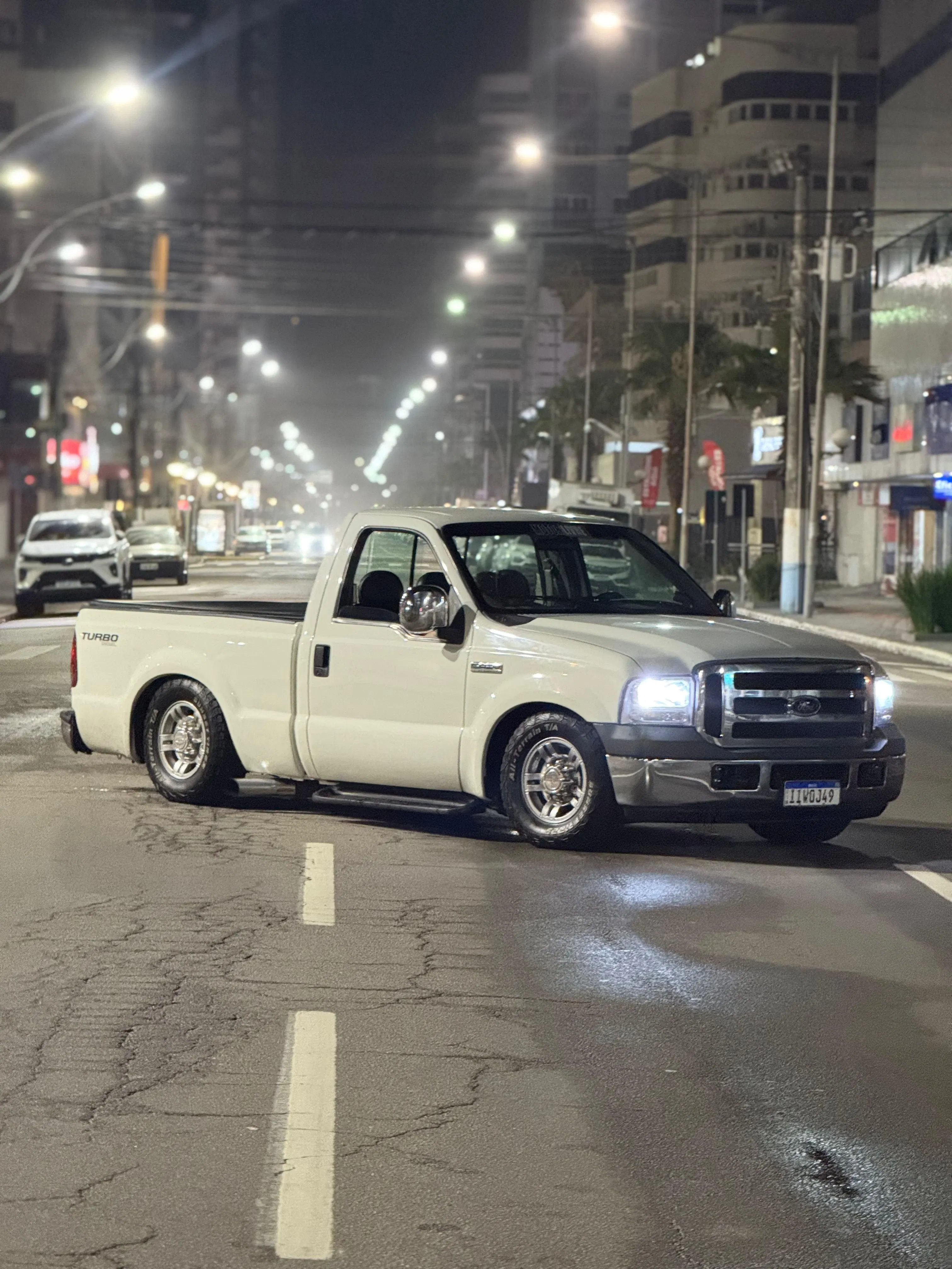 Ação F-250 Branca Kit 200CV