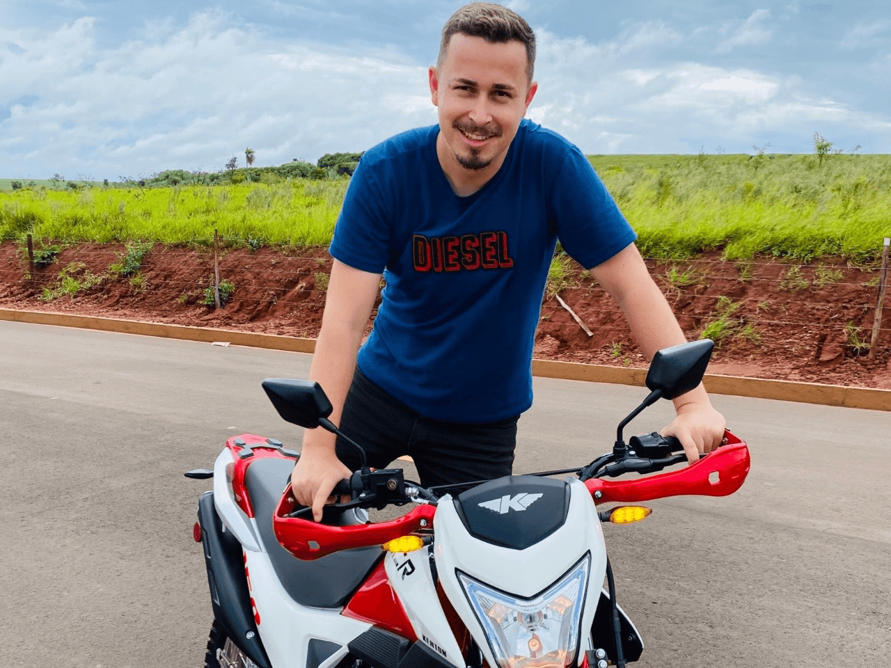 Dakar 150cc ou 8 mil em dinheiro
