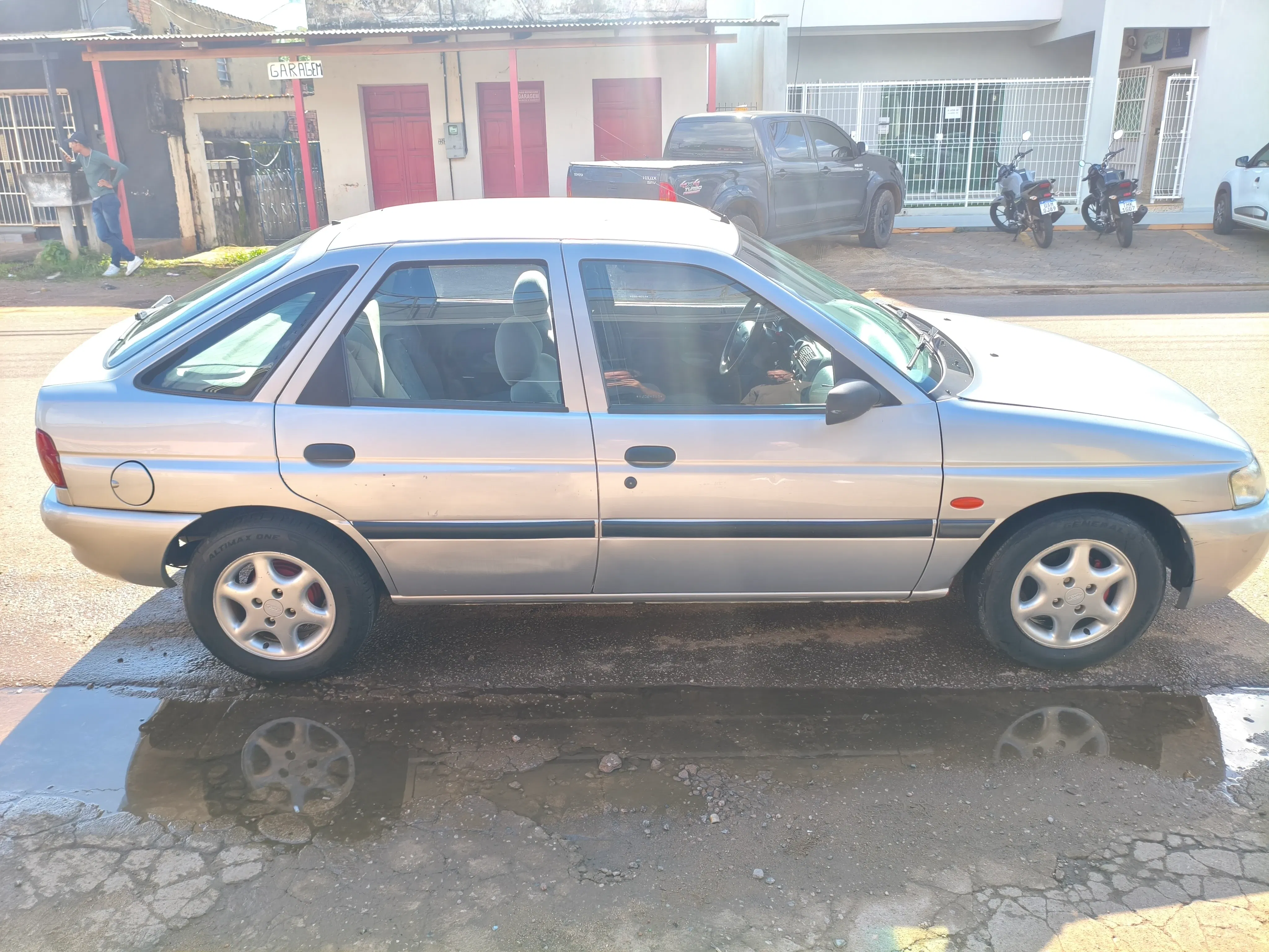Ação Rápida Escort GL 1.8 16 V