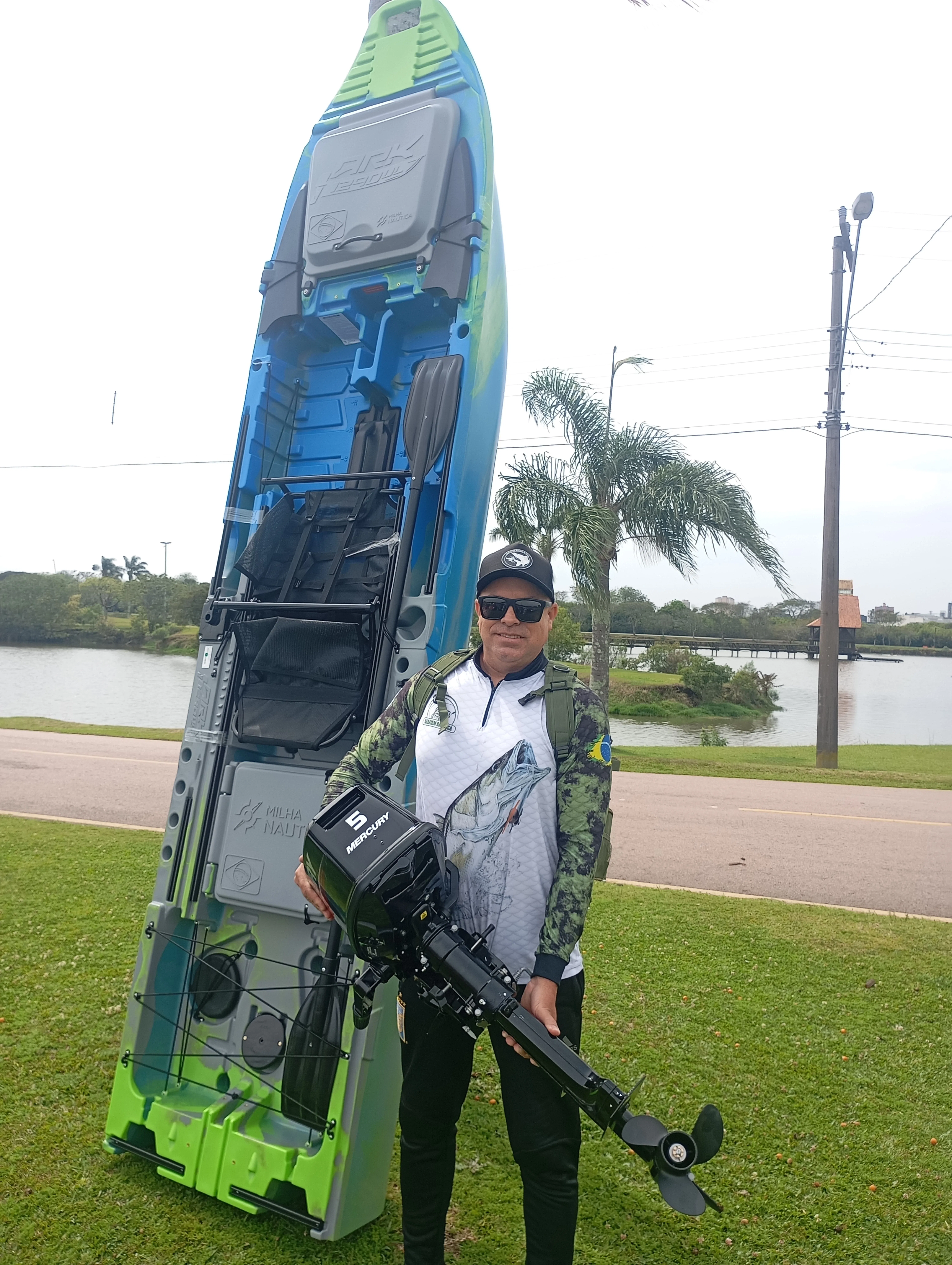 CAIAQUE ARK + MOTOR MERCURY 5HP