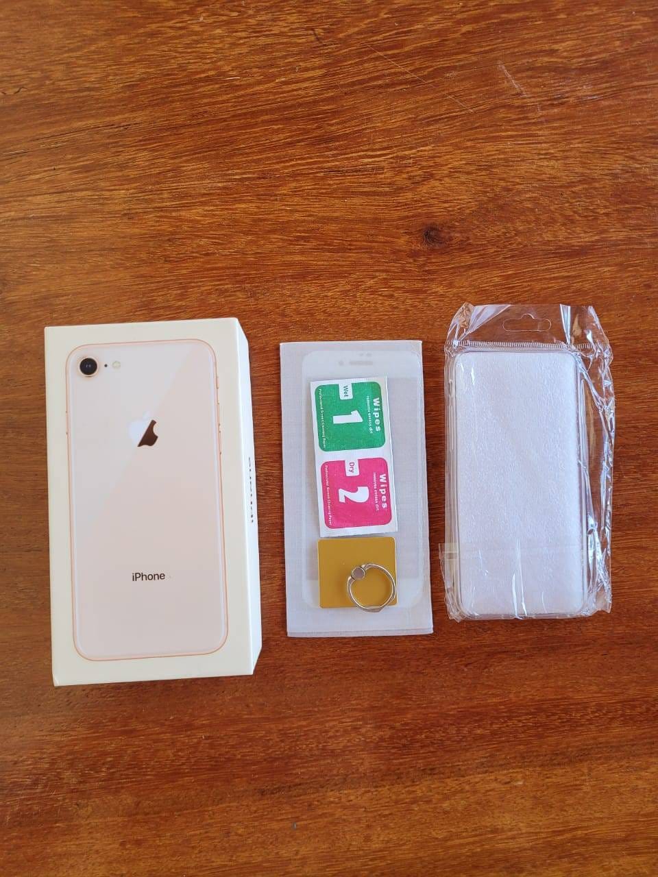 iPhone 8 64Gb Dourado + Caixa Bluetooth