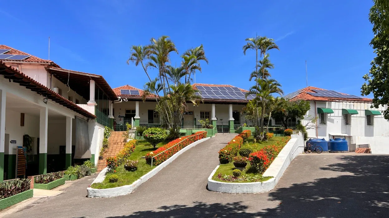 AÇÃO SOLIDÁRIA - AMIGOS DE CARNE E OSSO EM PROL DO ASILO DOS IDOSOS DE VITORIA